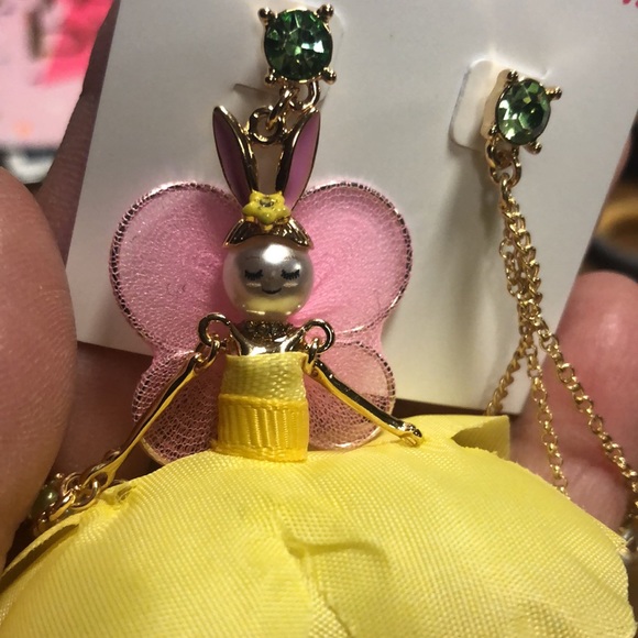 NWT - Easter Earrings Mix-Matched Betsey Johnson Bunny Earrings/RARE! - Picture 17 of 17